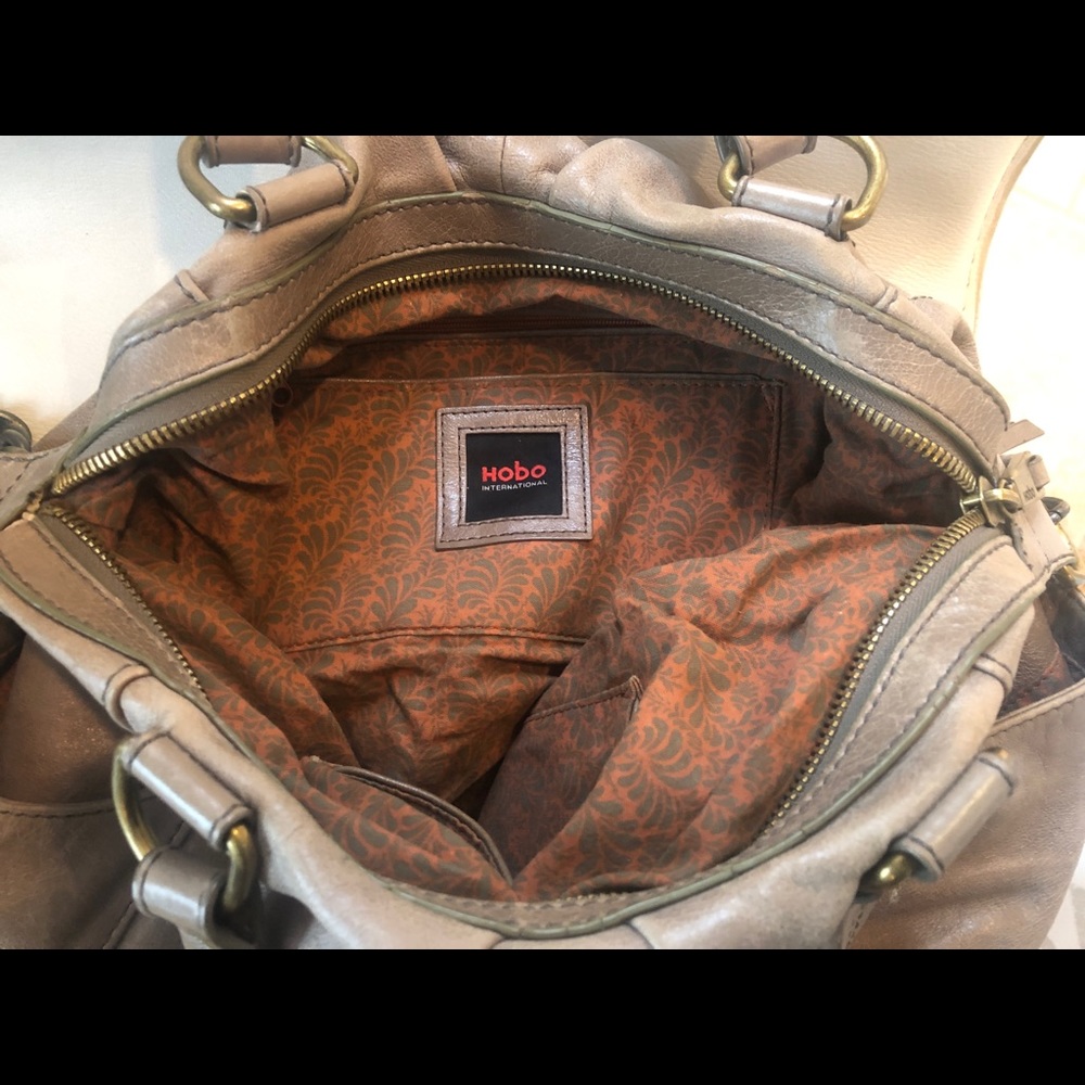 Purse - Picture 2 of 3